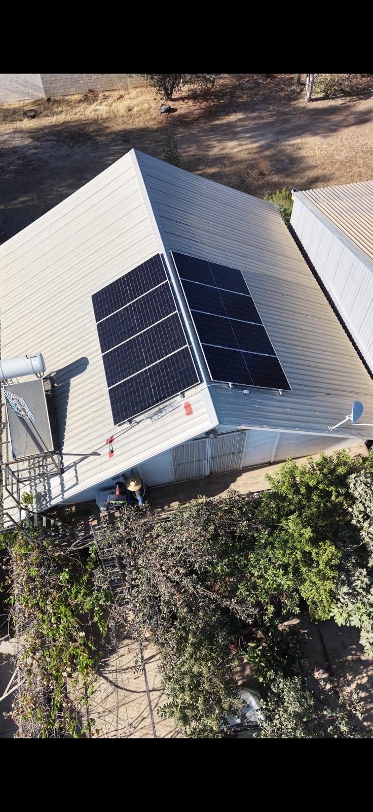 Instalación de paneles solares en techo - Solar Experts Tijuana